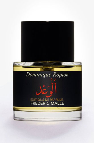 Аромат Promise от Editions de Parfums Frederic MalleВерхние ноты: гвоздика цветок, яблоко, розовый перец
Средние ноты: абсолю турецкой розы, масло болгарской розы
Базовые ноты: пачули, нагармота, лабданум
Цена: 17 660 (за 50 мл)
Где купить: tsum.ru