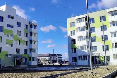В Долинске и Соколе завершают дома для переселенцев