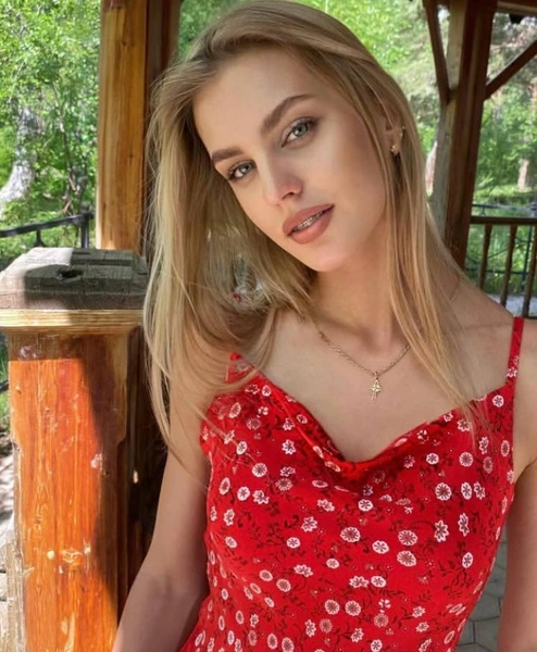 Кристина Рахимова | www.starhit.ru