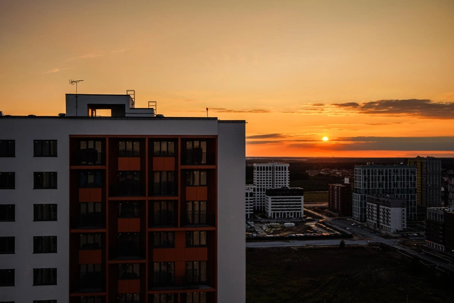 Готовые квартиры здесь стоят от 5,5 млн рублей, а в строящейся очереди — от 4,3 млн рублей | Источник: «Характер»