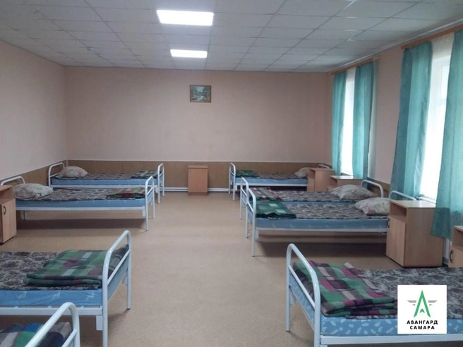 Спальня в сине-зеленых тонах | Источник: camp.samregion.ru