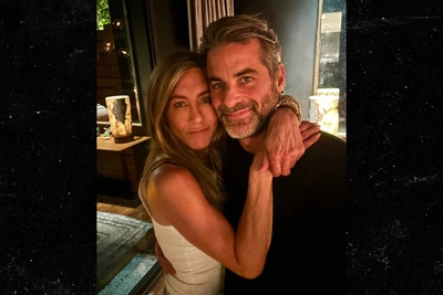 Редкое фото Дженнифер Энистон с бойфрендом