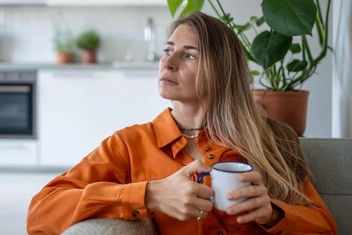 «В 40 лет наконец могу исполнить мечту — переехать в столицу. Но терзаюсь сомнениями: действительно ли я этого хочу?»