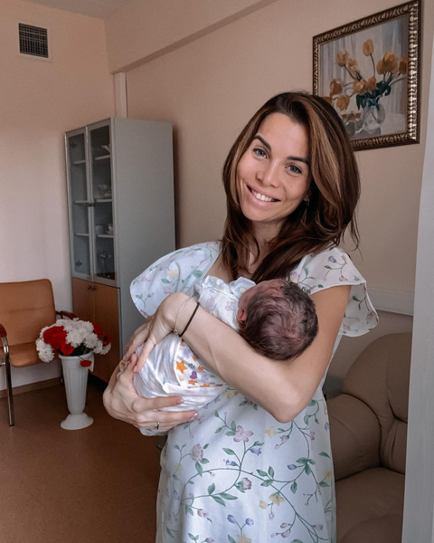 Звезда «ДОМа-2» Александра Гозиас родила второго ребенка