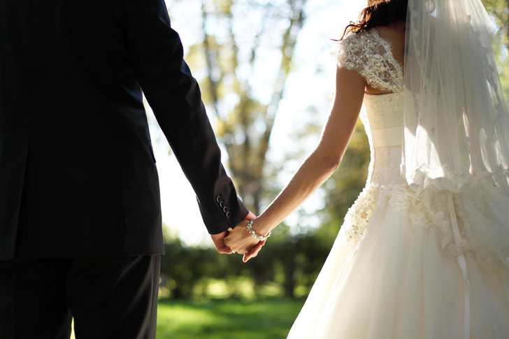 Астролог назвала опасные и благоприятные даты для заключения брака в 2024 году