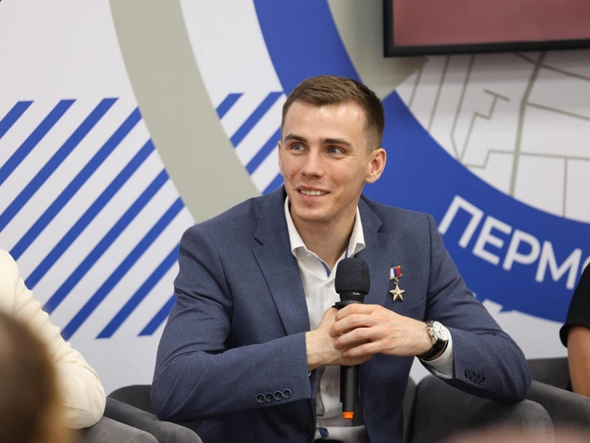 Владислав Головин встретился с пермским Союзом женщин | Источник: Юрий Евдокимов