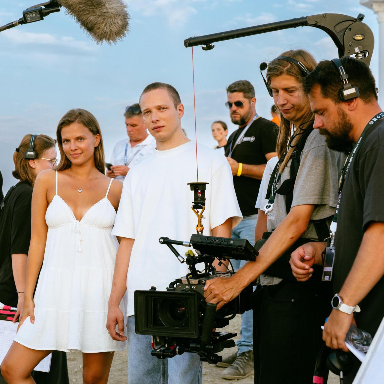 Выдавливание слез, несоответствие хронологии, деградация героев. За что ругают «Ландыши. Вторая весна»