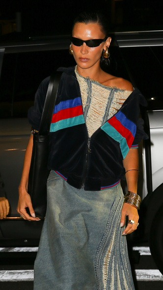 Белла Хадид в самой модной юбке этой осени в Нью-Йорке