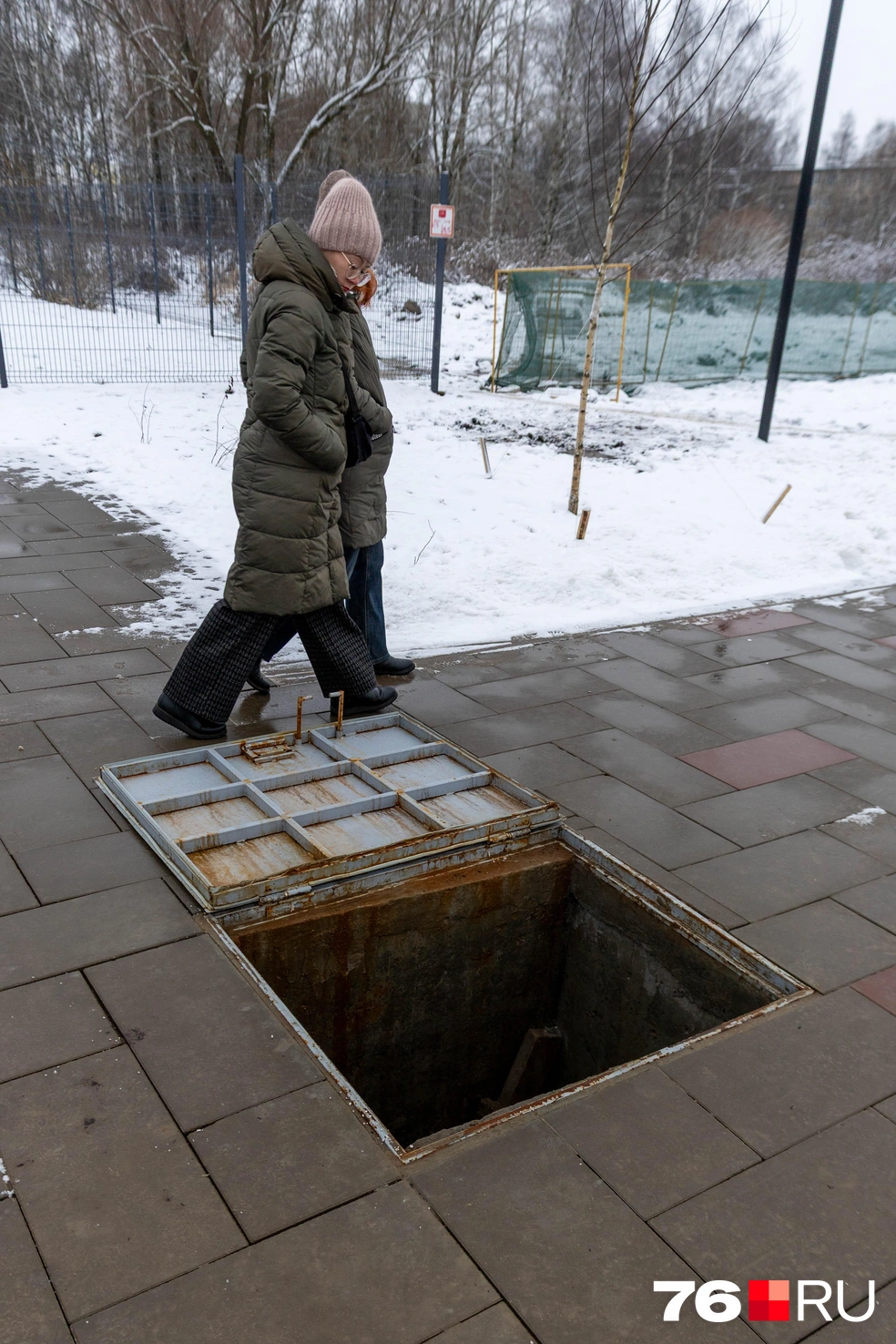 Не самый безопасный способ проводить работы | Источник: Артем Бауман \ 76.RU