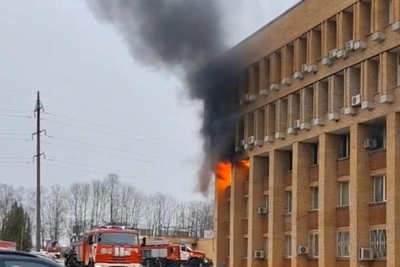 В Кашире загорелась администрация, эвакуировали 412 человек