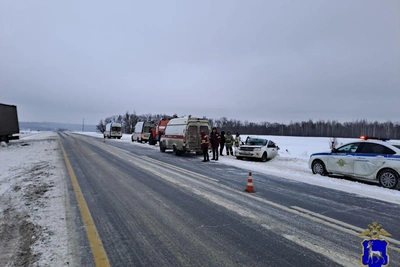 ДТП с Lada Granta и фурой унесло две жизни в Самарской области