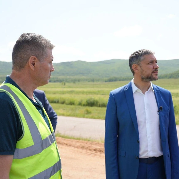 Глава региона обратил внимание на отставание от графика работ и поинтересовался причиной приостановки работ на некоторых участках | Источник: правительство Забайкальского края