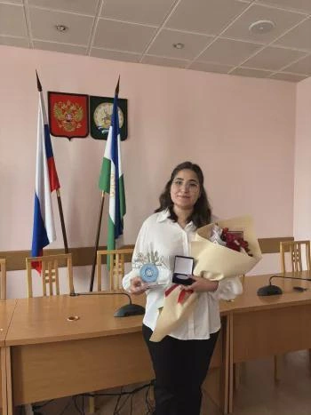 Аделина Сираева — серебряный призер конкурса «Вместе против коррупции!» | Источник: building.bashkortostan.ru
