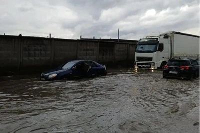 Волгоград пострадал от сильного ливня в апрельский день