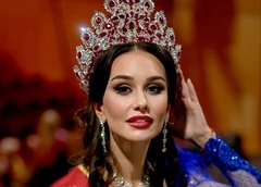 Вы бы ее не узнали: 15 честных фото 40-летней «Миссис Москва-2022»