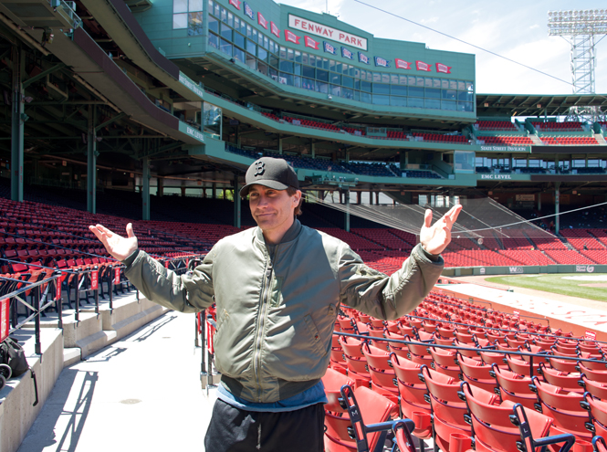 «Сильнее» (реж. Дэвид Гордон Грин, 2017 г.) – Джефф Бауман, участник печально известного Бонстонского марафона 2013 года, лишившийся в результате теракта обеих ног