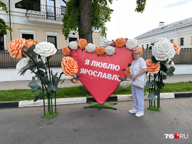 Ярославцы не упускали возможности сделать фото на память | Источник: Кирилл Поверинов / 76.RU