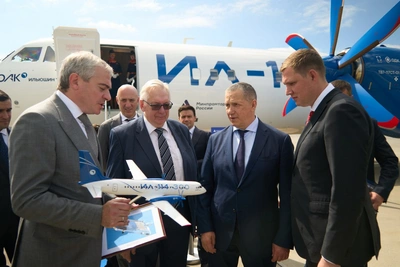 Трутнев оценил Ил-114-300 во Владивостоке