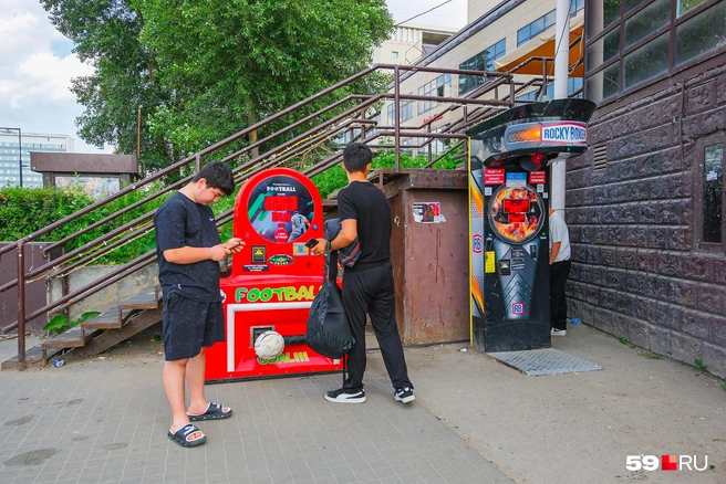 Такие «игрушки» — точка притяжения для молодых парней | Источник: Тимофей Калмаков / 59.RU