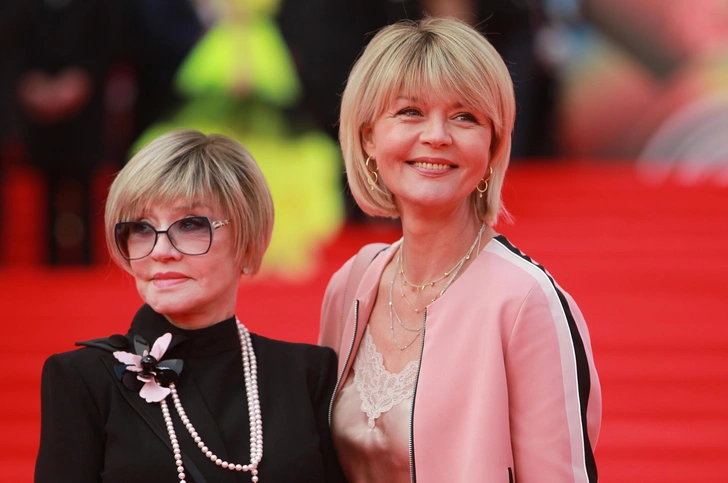 Вера Алентова и Юлия Меньшова | www.starhit.ru