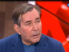 Вывела больше 900 миллионов и скрылась: истязавшая олигарха Лобанова жена уехала в Америку