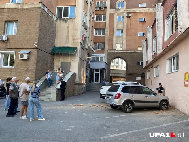 Собралась толпа  | Источник: Карина Гумерова / UFA1.RU