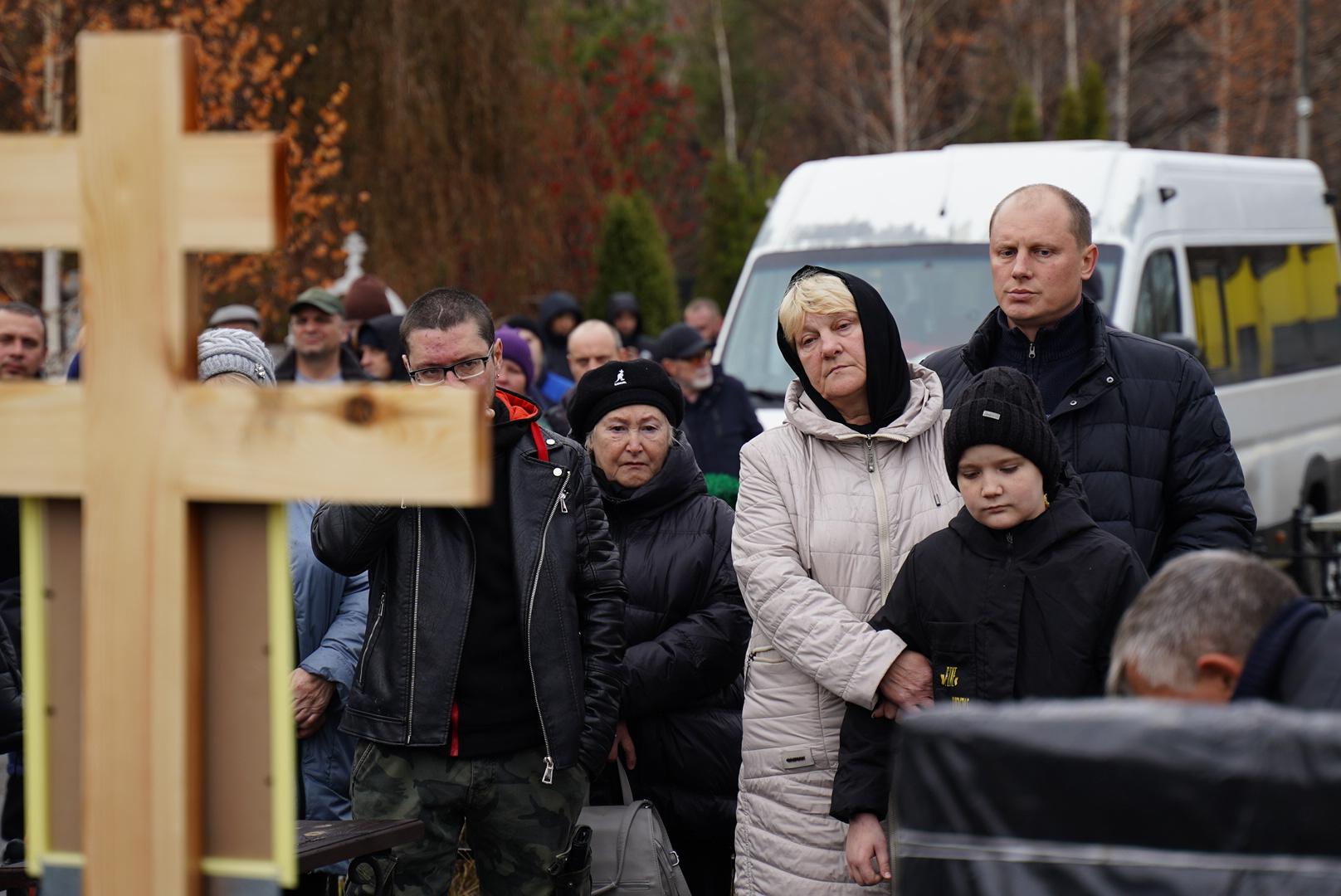 «Леночка всю жизнь трудяга». В Коркино простились с убитой таксисткой