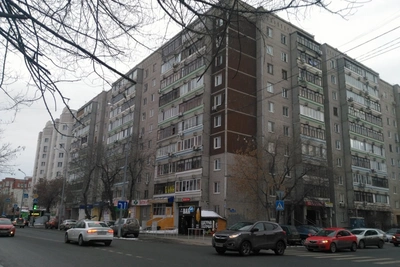 Тело школьницы обнаружено у тюменского дома на Фабричной