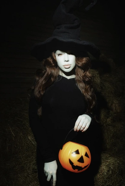 инстасамка, инстасамка песни, инстасамка 2025, инстасамка фото, сколько лет инстасамке, про инстасамку, instasamka, стиль инстасамки | Источник: Социальные сети