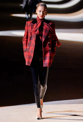 Saint Laurent осень/зима 2020-21 | marieclaire.ru