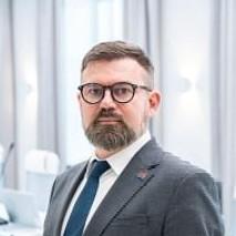 <p>Михаил Комасов</p>