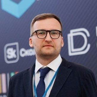 <p>Евгений Ткачев</p>