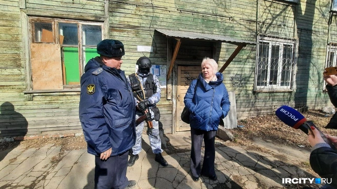 Диалог у подъезда длился более 20 минут | Источник: Виктор Лучкин / «ИрСити»
