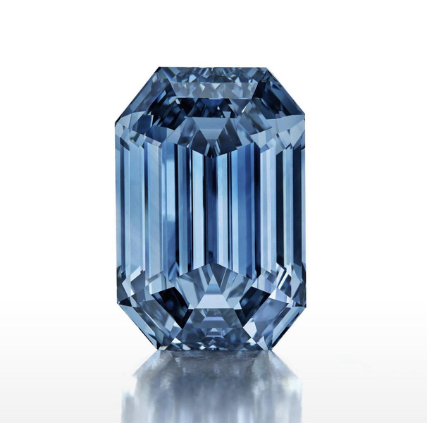 Самый крупный голубой бриллиант в мире продан почти за 44 миллиона долларов
