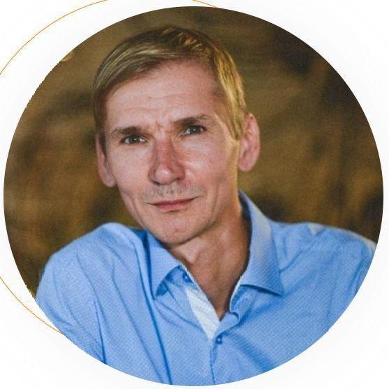 <p>Евгений Колесников</p>