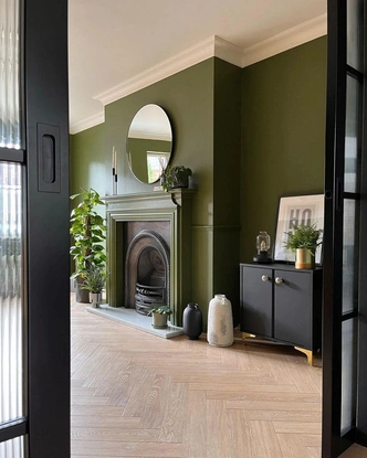 Оттенок Olive Colour (72), Little Greene. | Источник: Manders.ru