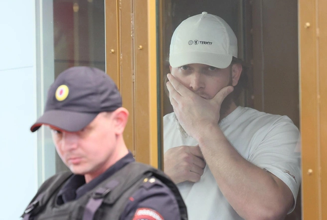 Суд в Москве арестовал одного из двух обвиняемых в нападении на курьера в «Москва-Сити» | Источник: Дмитрий Толстошеев / MSK1.RU