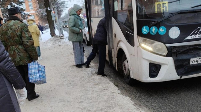 Рязанцам сложна заходить в автобусы | Источник: из комментариев Павла Малкова