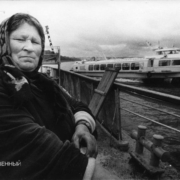 Матрос дебаркадера во время вахты, 1990 год  | Источник: Госархив Пермского края