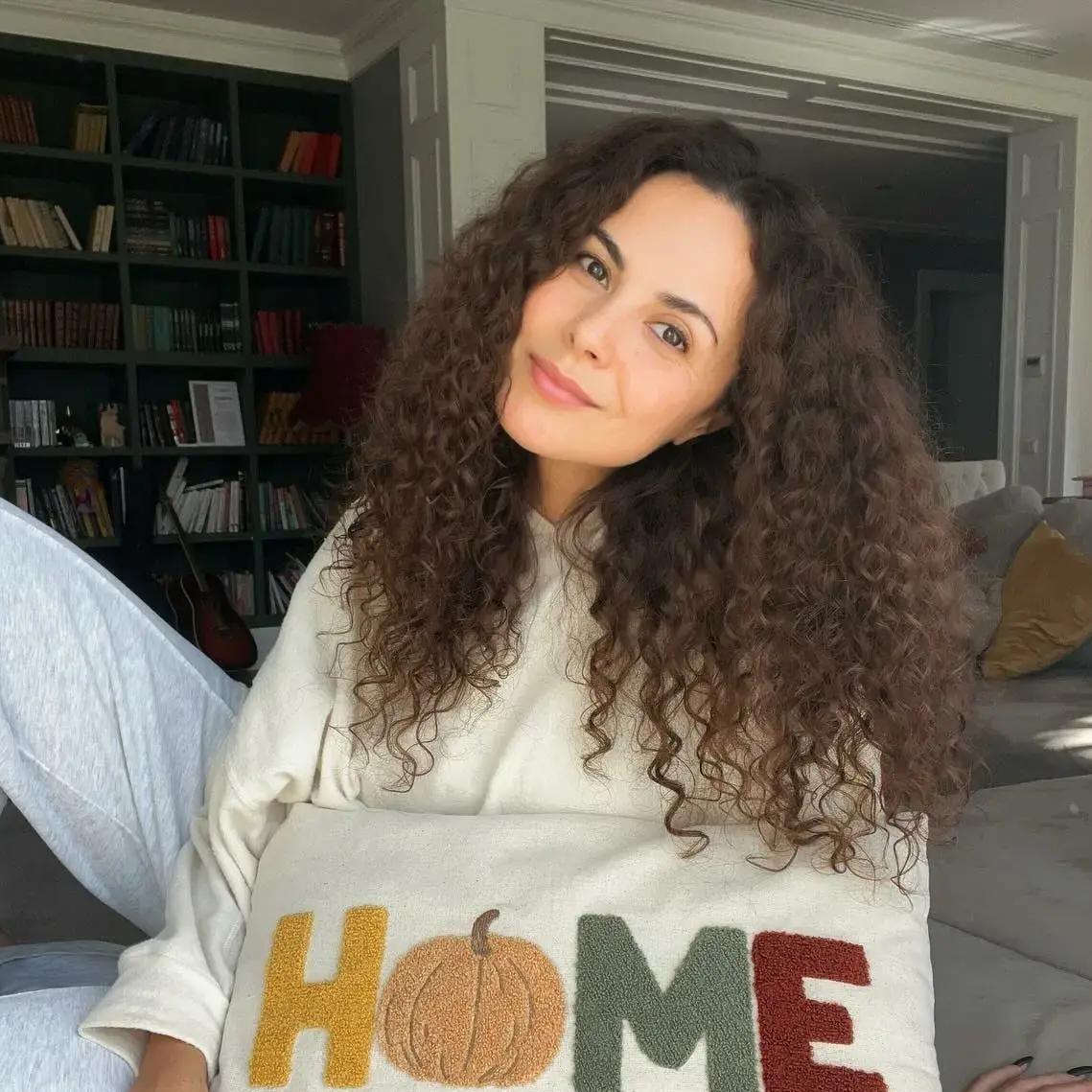 Худеющую Настю Каменских увезли на скорой после пяти дней голодовки: «Привело к паническим атакам и аритмии»