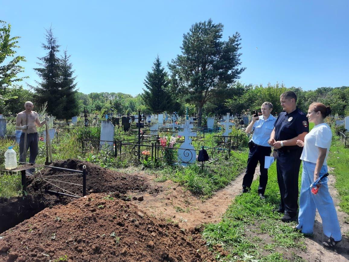 В Татарстане родственникам пришлось дважды копать могилу, 23 июля 2022 г. -  23 июля 2022 - 116.ру