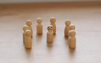 Взрослая дружба: почему с возрастом мы остаемся без друзей и как восстановить круг общения