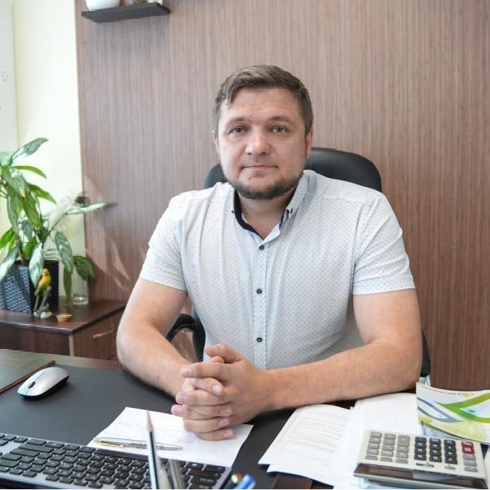 <p>Антон Елютин</p>