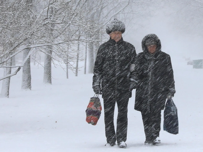 Возможно повышение обеих составляющих пенсионных выплат | Источник: Сергей Коньков / FONTANKA.RU
