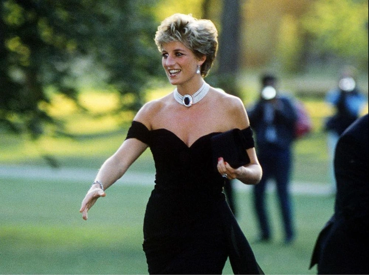 Принцесса Уэльская в платье Christina Stambolian на вечеринке Vanity Fair, июнь 1994 | marieclaire.ru