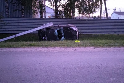 В Александро-Невском «Лада Веста» врезалась в столб: пострадала пенсионерка