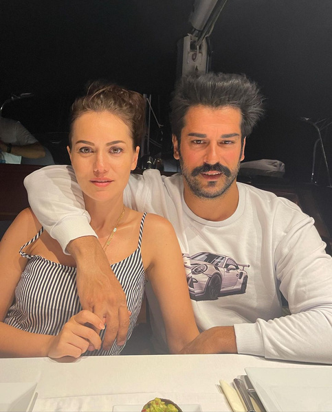 Турецкие страсти: все, что известно о возможном разводе Бурака Озчивита с женой