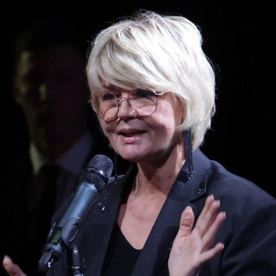 <p>Юлия Меньшова</p>