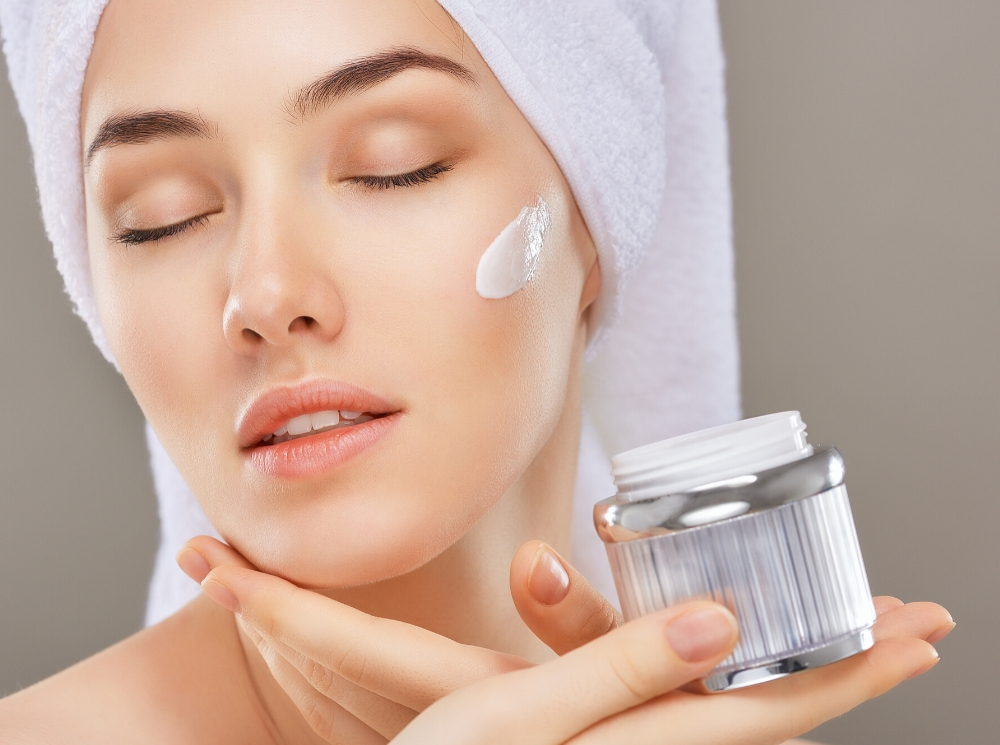 4 мифа о бюджетной косметике, в которые вы все еще верите | marieclaire.ru