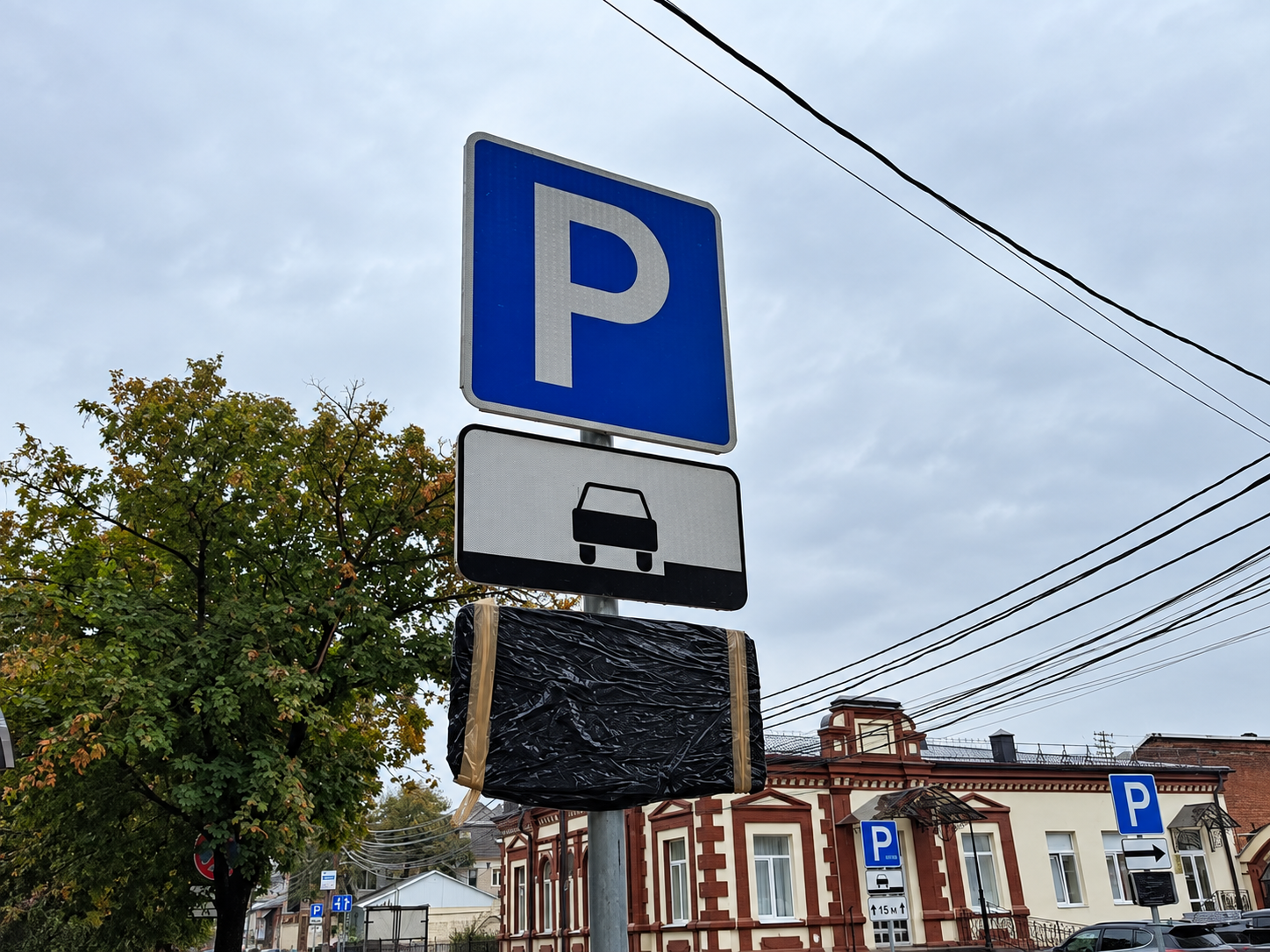 Водители, внимание! В Краснодаре сегодня сделали новые платные парковки на месте бесплатных — карта